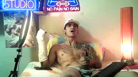 yeisoncastellanos1999 online show from 8, 1, 2026