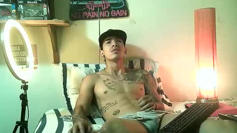 yeisoncastellanos1999 online show from 2, 4, 2026