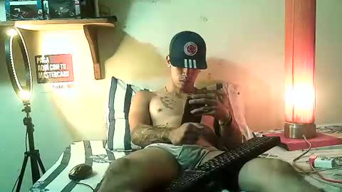 Snapshot of yeisoncastellanos1999 chatting on 18, 6, 2026 yeisoncastellanos1999 online show from 18, 6, 2026