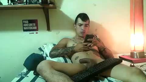 Snapshot of yeisoncastellanos1999 chatting on 19, 6, 2026 yeisoncastellanos1999 online show from 19, 6, 2026