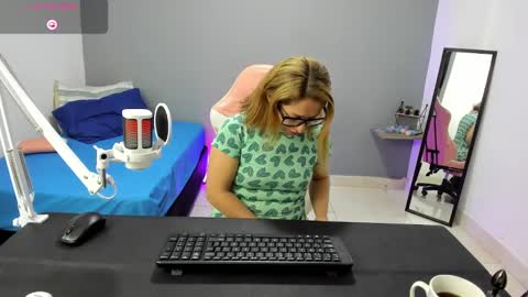 yelena03 online show from 16, 1, 2025