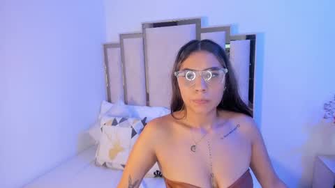 Yeli Amber online show from 3, 11, 2025