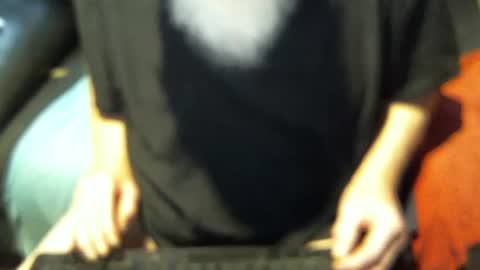 .     y e l l o w s n a k e s       . online show from 18, 11, 2025