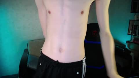 Snapshot of yes_cute_boy_ chatting on 5, 4, 2026 Eden online show from 5, 4, 2026