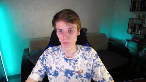 Snapshot of yes_cute_boy_ chatting on 15, 4, 2026 Eden online show from 15, 4, 2026