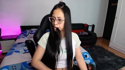 yesie_hot2 online show from 31, 3, 2026