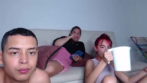 Snapshot of yessica_08 chatting on 20, 9, 2025 yessica and andres online show from 20, 9, 2025