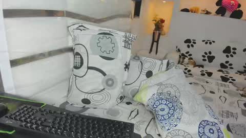 Snapshot of yinaross chatting on 19, 5, 2026 YINAROSS online show from 19, 5, 2026
