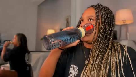 roxie reyes  online show from 14, 9, 2025