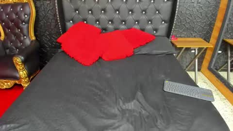 Snapshot of yiyisandoval chatting on 7, 10, 2025 yiyisandoval online show from 7, 10, 2025