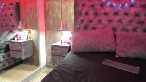 Snapshot of yiyisandoval chatting on 8, 11, 2025 yiyisandoval online show from 8, 11, 2025