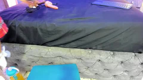 Snapshot of yiyisandoval chatting on 14, 11, 2025 yiyisandoval online show from 14, 11, 2025