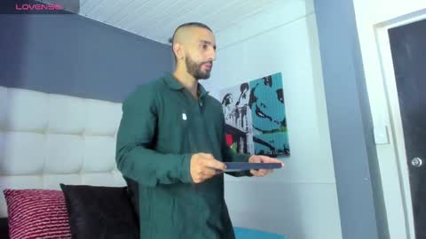 Yiyo online show from 9, 10, 2025