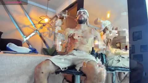 Yiyo online show from 9, 4, 2026