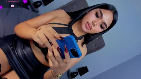 ylonagrae online show from 11, 12, 2024