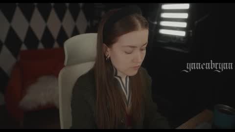 ynnenbrynn online show from 11, 2, 2026