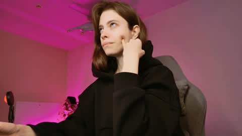 yoka_paradoxxx online show from 28, 9, 2025