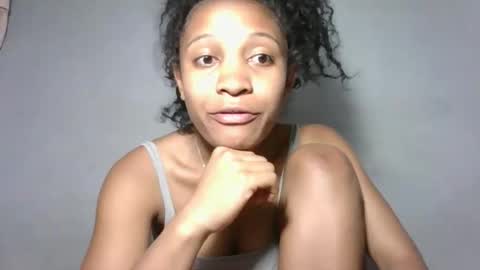 Snapshot of yolandrina05 chatting on 15, 10, 2025 yolandrina05 online show from 15, 10, 2025