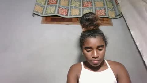 Snapshot of yolandrina05 chatting on 30, 10, 2025 yolandrina05 online show from 30, 10, 2025