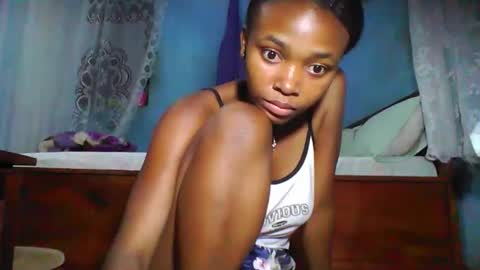 Snapshot of yolandrina05 chatting on 14, 11, 2025 yolandrina05 online show from 14, 11, 2025