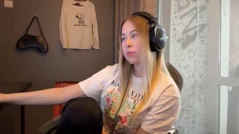 I am Rose ntmu Lets hit 10 Thumbs Up together online show from 4, 11, 2025