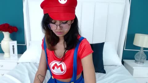 Snapshot of yommi_winx chatting on 19, 1, 2025 Yommi Winx online show from 19, 1, 2025