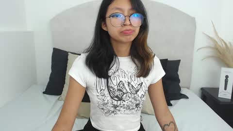 Snapshot of yommi_winx chatting on 8, 2, 2025 Yommi Winx online show from 8, 2, 2025