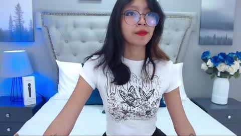 Snapshot of yommi_winx chatting on 10, 3, 2025 Yommi Winx online show from 10, 3, 2025
