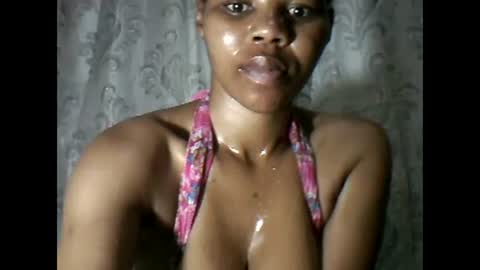 Snapshot of yoncexx25 chatting on 11, 3, 2025 amazingkellyxx online show from 11, 3, 2025