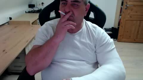 Snapshot of yoschi1976 chatting on 29, 11, 2025 yoschi1976 online show from 29, 11, 2025