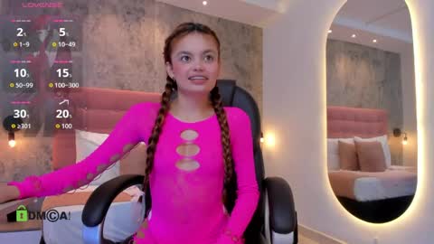 Yoselin online show from 15, 4, 2026