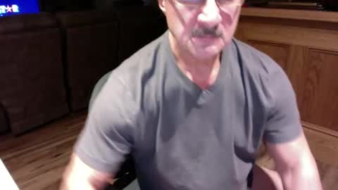 Snapshot of you234 chatting on 5, 1, 2025 you234 online show from 5, 1, 2025