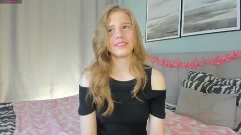 Elizabeth brunette -- Darline blonde  online show from 22, 7, 2026