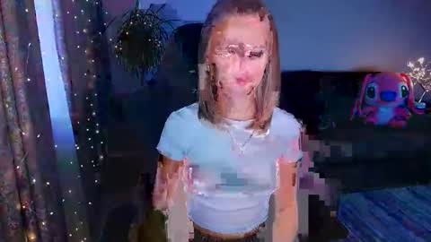 Snapshot of youdreamm chatting on 3, 12, 2024 Bella online show from 3, 12, 2024