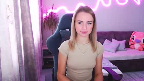 Snapshot of youdreamm chatting on 14, 10, 2025 Bella online show from 14, 10, 2025