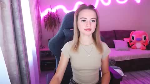 Snapshot of youdreamm chatting on 17, 11, 2025 Bella online show from 17, 11, 2025