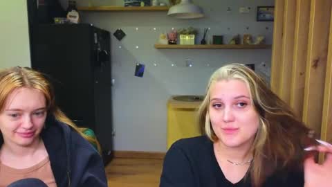 Anna and Luna online show from 25, 5, 2026