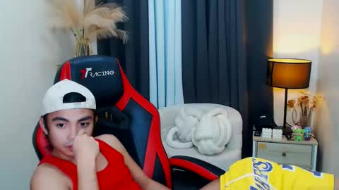 Snapshot of your_black_cat chatting on 5, 11, 2025 your_black_cat online show from 5, 11, 2025