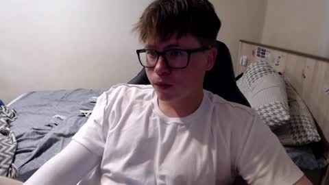 Snapshot of your_boyfriend123 chatting on 14, 7, 2026 Max online show from 14, 7, 2026