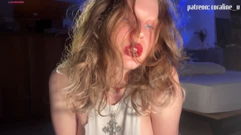 Snapshot of your_coraline_ chatting on 6, 2, 2025 your_coraline_ online show from 6, 2, 2025