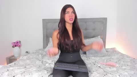 Snapshot of your_favorite_doll_ chatting on 28, 1, 2025 Eliza online show from 28, 1, 2025