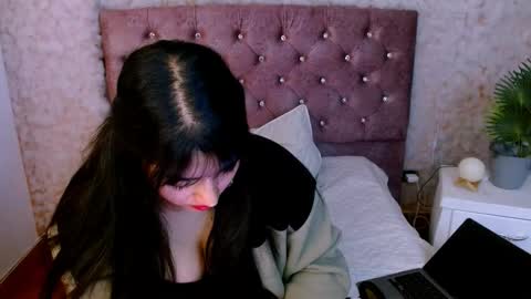 Snapshot of your_girl_of_dreams chatting on 28, 10, 2025 Natt online show from 28, 10, 2025