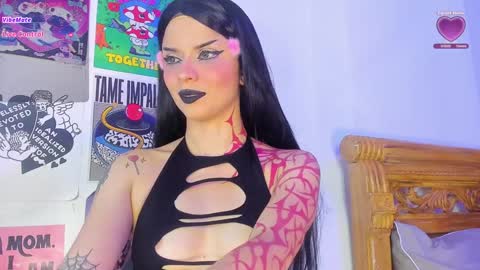Snapshot of your_rosenrot chatting on 17, 1, 2025 Daniela Help me reach 100 likes online show from 17, 1, 2025