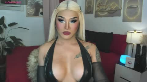 TRICXIEBELLE online show from 8, 4, 2026