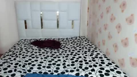 Snapshot of yourfantasy_girl chatting on 3, 8, 2026 jenlie online show from 3, 8, 2026