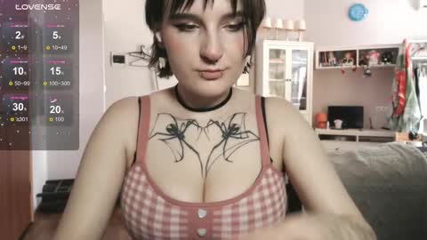Snapshot of yourhanna_ chatting on 7, 10, 2025 hanna online show from 7, 10, 2025