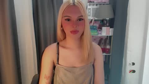 Snapshot of yourlovekylie chatting on 30, 5, 2026 KYLIE MORE online show from 30, 5, 2026