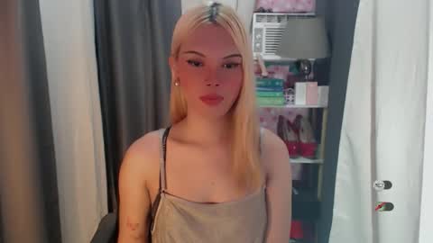 Snapshot of yourlovekylie chatting on 11, 6, 2026 KYLIE MORE online show from 11, 6, 2026