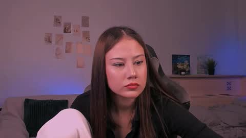 Snapshot of yourlovelystreamer chatting on 9, 10, 2025 Nikol online show from 9, 10, 2025