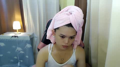 Snapshot of yourlovelytranspinay chatting on 15, 12, 2024 your lovely Dina online show from 15, 12, 2024